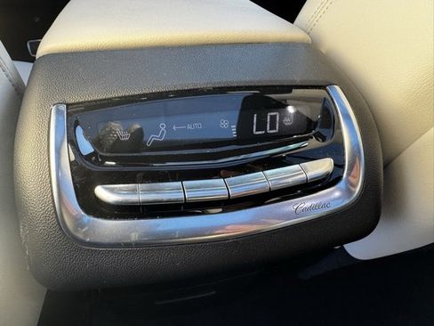 Certified 2023 Cadillac XT6 Sport w/ Technology Package image 13