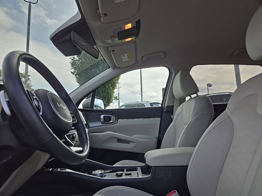 Certified 2025 Kia Sorento EX AWD/4WD image 30