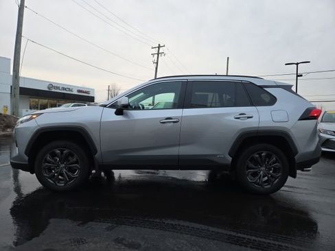 Used 2023 Toyota RAV4 XLE Premium image 4
