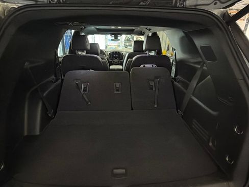 Used 2023 Chevrolet Traverse RS w/ LPO, Floor Liner Package AWD/4WD image 9