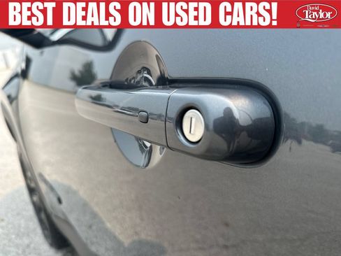 Used 2023 Jeep Renegade Altitude AWD/4WD image 37