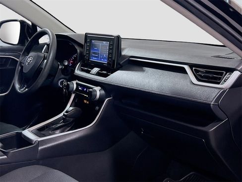 Used 2022 Toyota RAV4 LE image 25