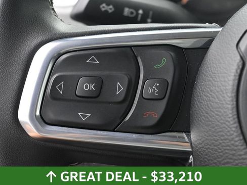 Used 2025 Jeep Wrangler Unlimited Sahara AWD/4WD image 21