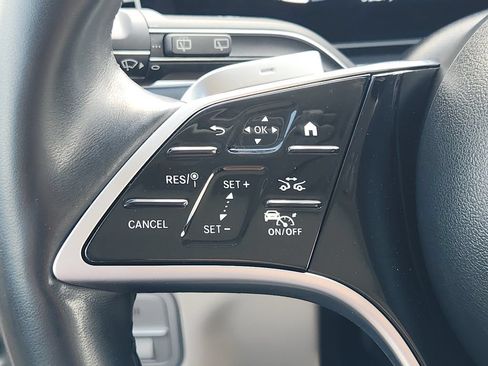 Used 2024 Mercedes-Benz GLS 450 4MATIC image 26