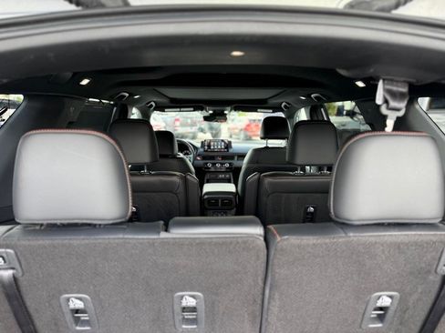 Used 2025 Honda Pilot TrailSport image 10