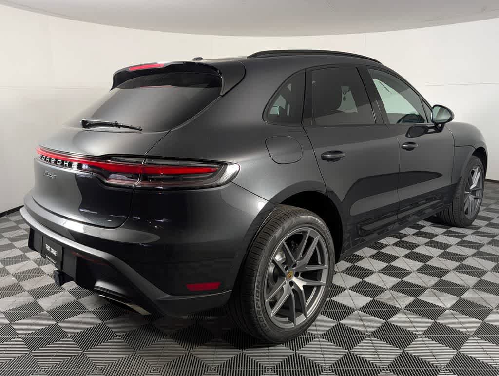 Used 2026 Porsche Macan AWD/4WD image 7