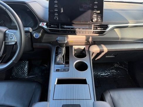 Used 2022 Toyota Sienna XSE w/ XSE Plus Package image 32