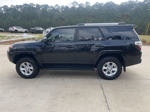 Used 2021 Toyota 4Runner SR5 image 8
