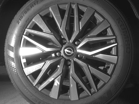 Used 2025 Nissan Altima 2.5 SV image 15