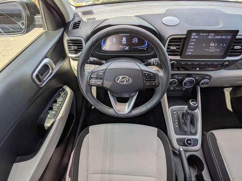Certified 2024 Hyundai Venue SEL FWD image 15