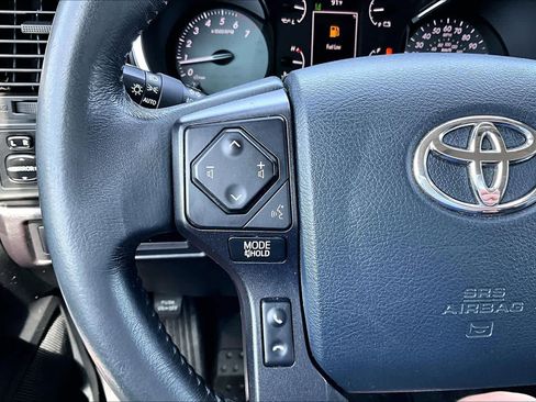 Used 2018 Toyota Sequoia TRD Sport AWD/4WD image 23