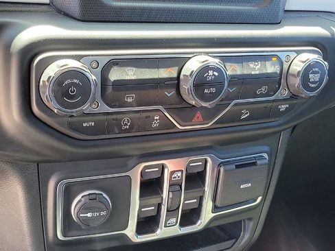 Used 2021 Jeep Wrangler Unlimited Sport AWD/4WD image 26