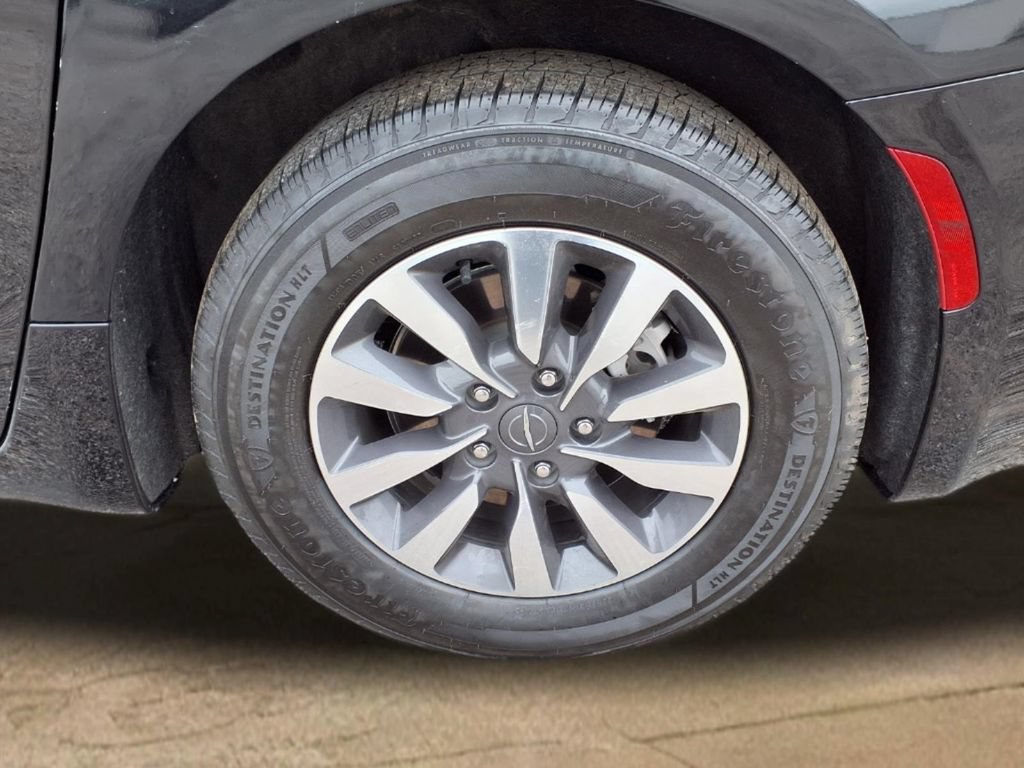 Used 2024 Chrysler Pacifica Limited FWD image 27