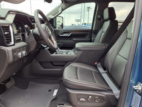 New 2026 GMC Sierra 2500 Denali w/ Denali Reserve Package AWD/4WD image 7
