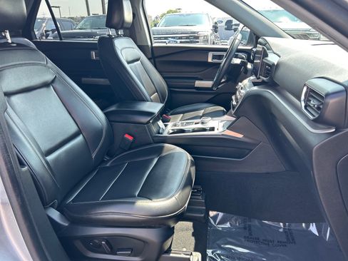 Certified 2023 Ford Explorer XLT w/ Equipment Group 202A AWD/4WD image 21