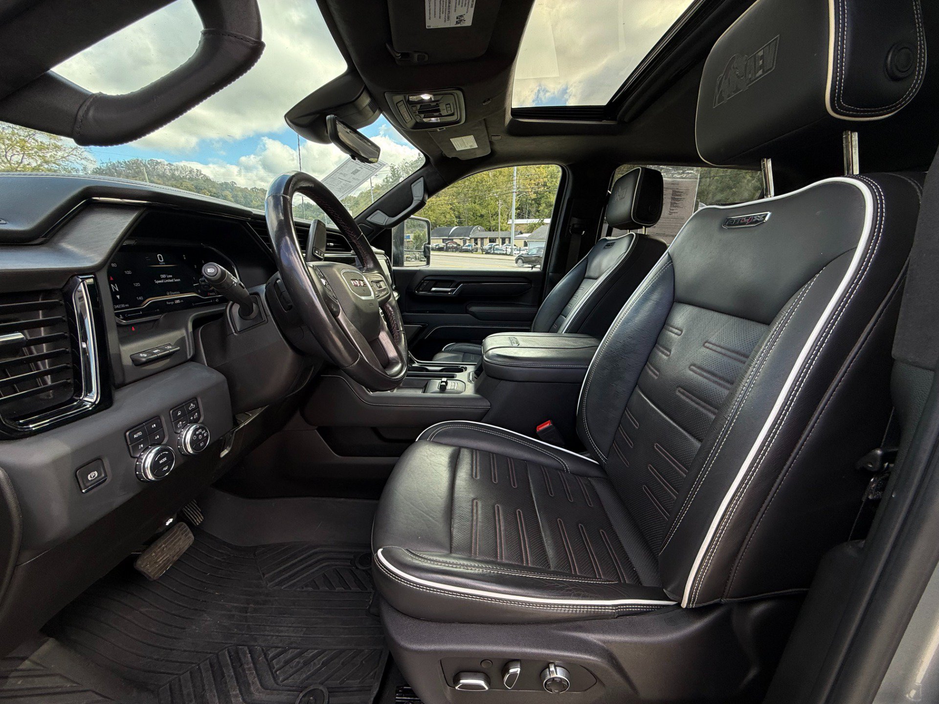 Used 2024 GMC Sierra 2500 AT4X w/ AT4X AEV Edition AWD/4WD image 13