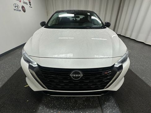 Used 2024 Nissan Sentra SR w/ SR Premium Package image 3