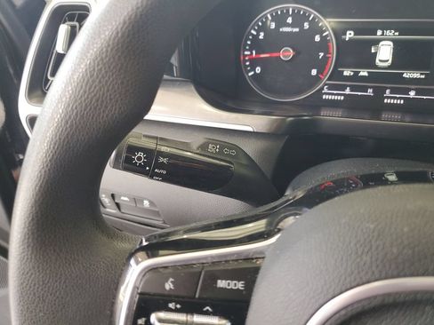 Certified 2023 Kia Sorento LX FWD image 25
