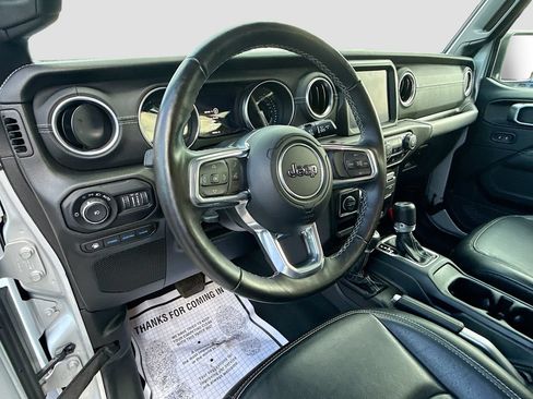 Used 2022 Jeep Wrangler Unlimited Sahara w/ Cold Weather Group AWD/4WD image 12