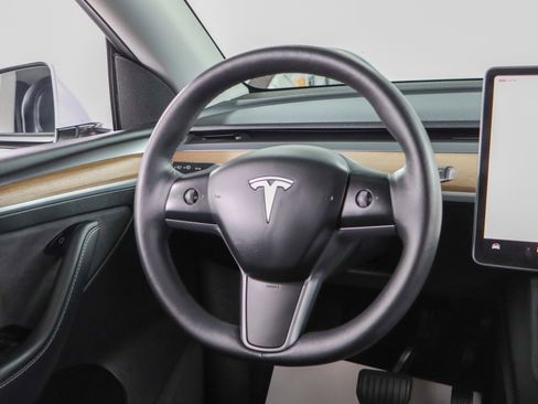 Used 2023 Tesla Model Y Long Range image 12