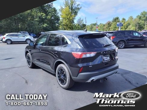 Used 2022 Ford Escape SE w/ Cold Weather Package image 3