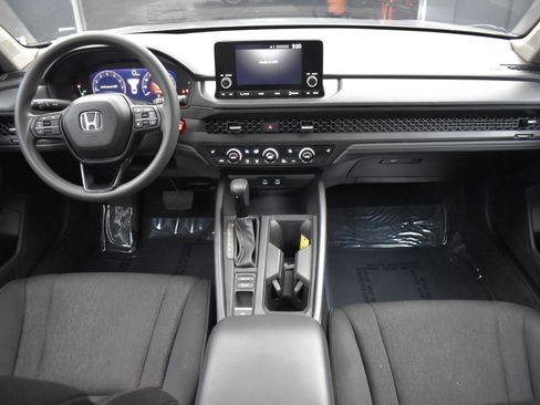 Used 2025 Honda Accord SE image 14