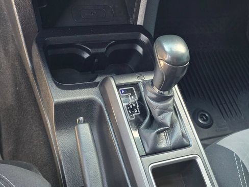 Used 2021 Toyota Tacoma TRD Sport AWD/4WD image 26