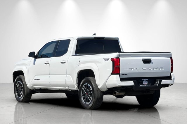 Used 2024 Toyota Tacoma TRD Sport w/ TRD Sport Upgrade Package AWD/4WD image 6