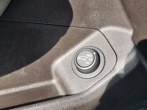 Used 2018 GMC Terrain Denali w/ Advanced Safety Package image 31