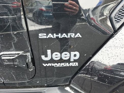Used 2020 Jeep Wrangler Unlimited Sahara image 29