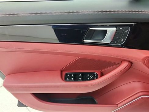 Used 2023 Porsche Panamera Platinum Edition image 34