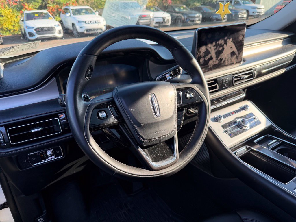 Used 2023 Lincoln Aviator AWD w/ Premium Package image 6