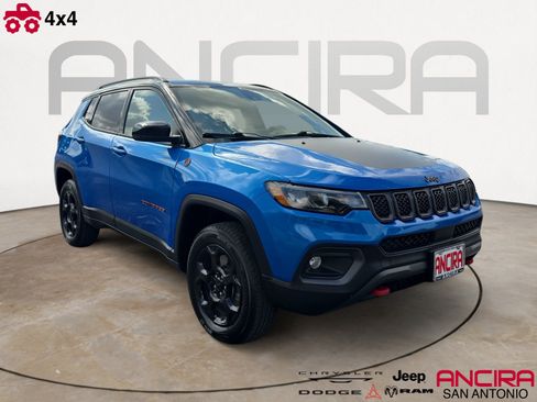 Used 2023 Jeep Compass Trailhawk AWD/4WD image 1