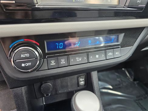 Used 2015 Toyota Corolla LE image 27