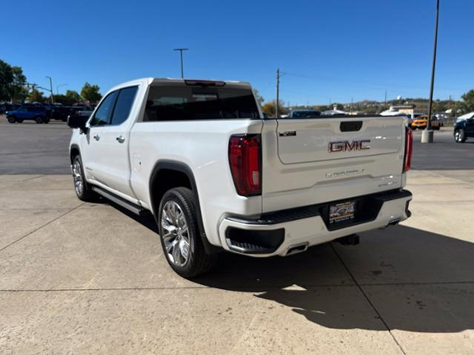 Used 2025 GMC Sierra 1500 Denali w/ Denali Reserve Package AWD/4WD image 7