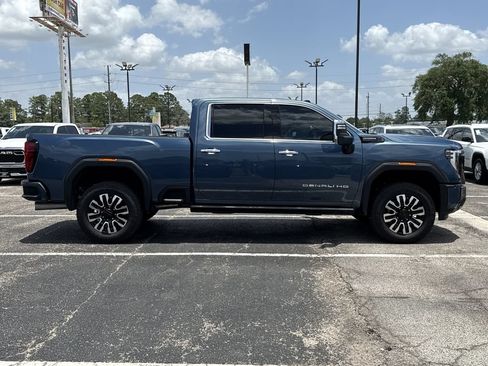 Used 2026 GMC Sierra 2500 Denali Ultimate w/ Max Trailering Package AWD/4WD image 4