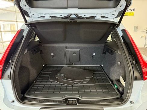 New 2026 Volvo XC40 B5 Plus w/ Protection Package Premier AWD/4WD image 28