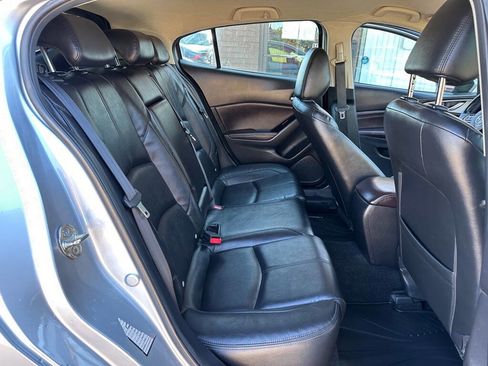 Used 2017 MAZDA MAZDA3 Touring image 11