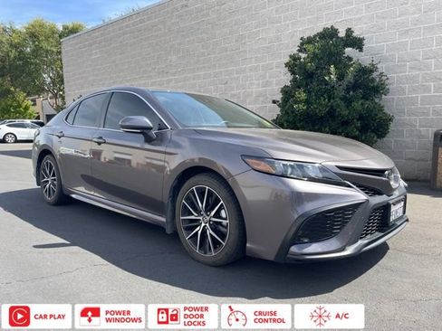 Used 2023 Toyota Camry SE FWD image 1