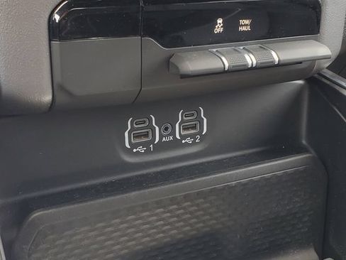 Used 2024 RAM 1500 Big Horn AWD/4WD image 24