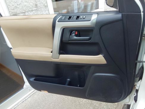 Used 2013 Toyota 4Runner SR5 w/ Premium Pkg AWD/4WD image 23