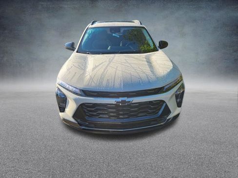 New 2026 Chevrolet Trax ACTIV w/ Sunroof Package FWD image 2