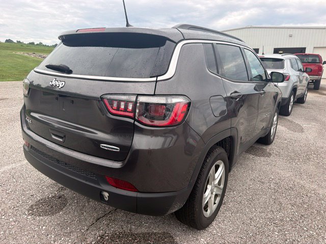 Used 2024 Jeep Compass Latitude AWD/4WD image 5