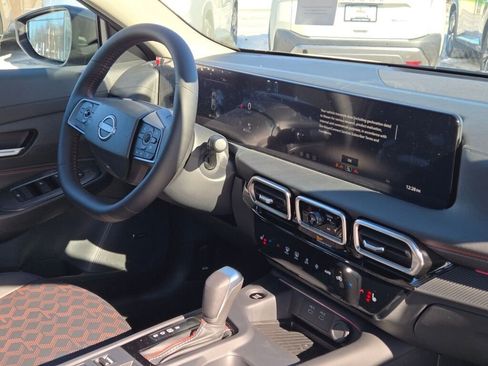 New 2026 Nissan Sentra SR w/ SR Premium Package FWD image 8