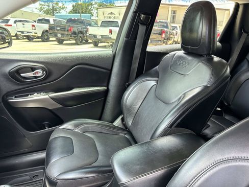 Used 2022 Jeep Cherokee Latitude Lux w/ Sun & Sound Group FWD image 16