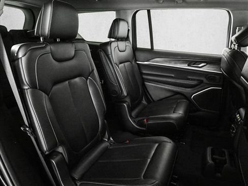 Used 2022 Jeep Grand Cherokee L Limited image 21