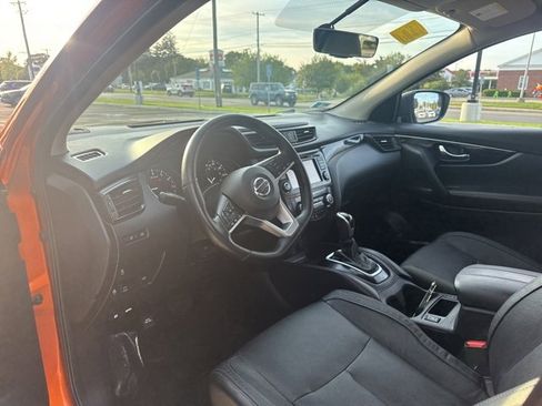 Used 2017 Nissan Rogue Sport SL image 9