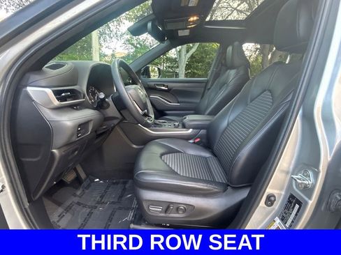 Used 2022 Toyota Highlander XSE image 9