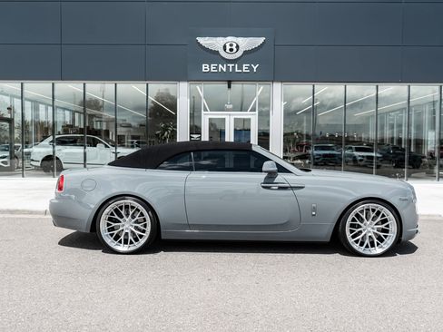 Used 2020 Rolls-Royce Dawn RWD image 13