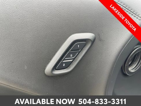 Used 2022 Dodge Challenger R/T Scat Pack w/ Plus Package RWD image 24
